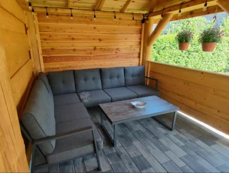 Grafitowy komplet mebli na taras - narożnik ze stolikiem - Elke Corner - Grey