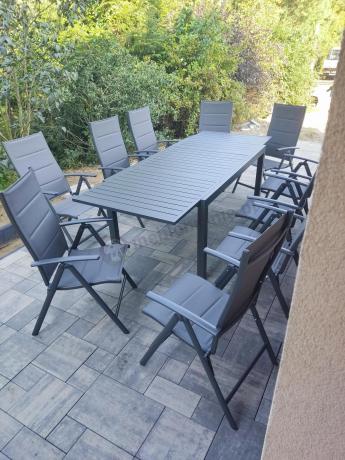 Grafitowy komplet mebli ogrodowych dla 10 osób - rozkładany aluminiowy stół 240cm Tabia i regulowane fotele