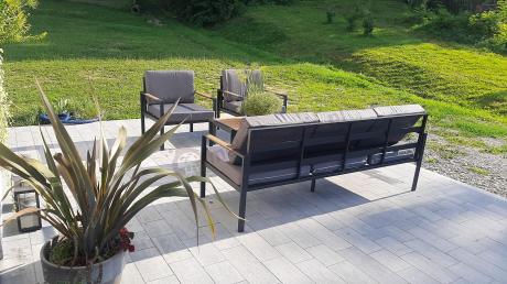 Grafitowy komplet mebli ogrodowych z sofą 191cm i fotelami Gewin