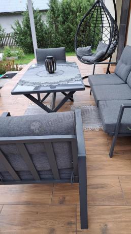 Grafitowy komplet mebli ogrodowych z wysokim stołem, sofą i fotelami - Elke Dining - Grey