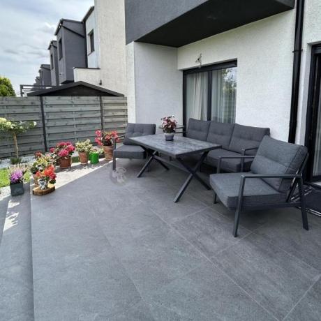 Grafitowy komplet mebli ogrodowych z wysokim stołem, sofą i fotelami - Elke Dining - Grey