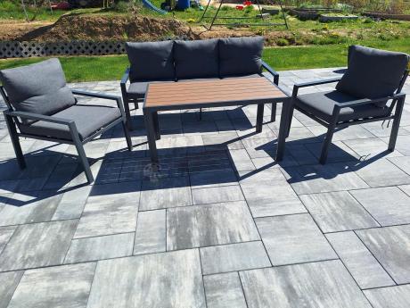 Grafitowy komplet ogrodowy metalowy z sofą 175 cm i stołem polywood Sodor Dining