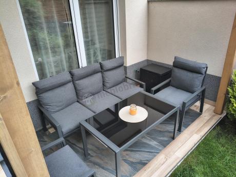 Grafitowy komplet ogrodowy metalowy z wysokim oparciem z sofą 175cm Doros Dining