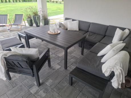 Grafitowy narożnik 283x283cm z wysokim stołem, fotelem i pufami - Calamba Corner XXL