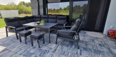 Grafitowy narożnik na taras z regulowanym fotelem i stołem 150cm - Renalo Corner