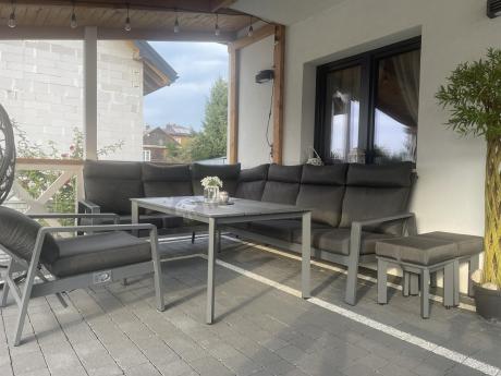 Grafitowy narożnik na taras z regulowanym fotelem i stołem 150cm - Renalo Corner