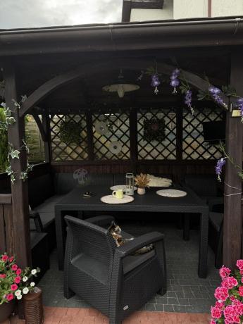 Grafitowy narożnik na taras ze stołem obiadowym Rellme VI i 3 fotelami