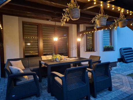 Grafitowy narożnik na taras ze stołem obiadowym Rellme VI i 3 fotelami