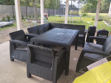 Grafitowy narożnik na taras ze stołem obiadowym Rellme VI i 3 fotelami