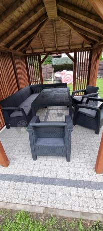 Grafitowy narożnik na taras ze stołem obiadowym Rellme VI i 3 fotelami