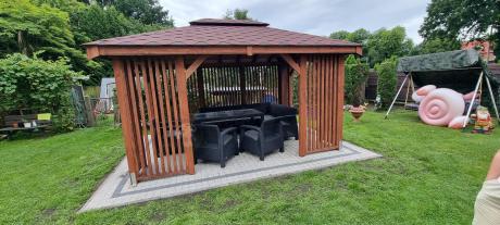 Grafitowy narożnik na taras ze stołem obiadowym Rellme VI i 3 fotelami