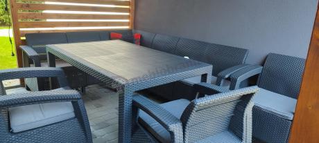 Grafitowy narożnik na taras ze stołem obiadowym Rellme VI i 3 fotelami