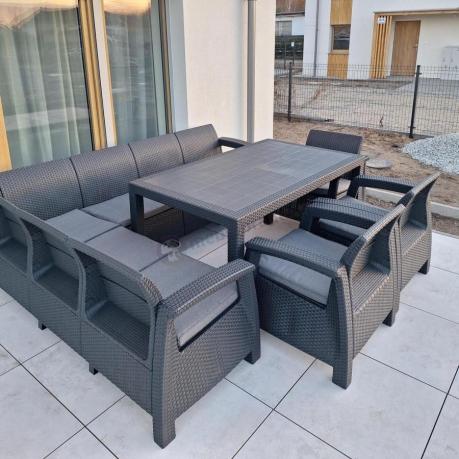 Grafitowy narożnik na taras ze stołem obiadowym Rellme VI i 3 fotelami