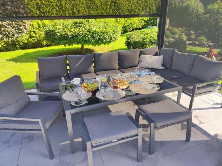 Grafitowy narożnik ogrodowy 184x294cm modułowy ze stołem obiadowym i fotelem Sodor Corner XXL - Dark Grey