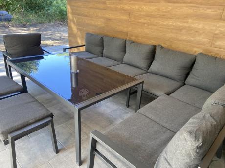 Grafitowy narożnik ogrodowy 184x294cm modułowy ze stołem obiadowym i fotelem Sodor Corner XXL - Dark Grey