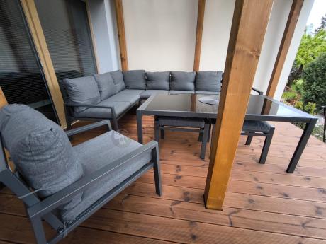 Grafitowy narożnik ogrodowy modułowy ze stołem obiadowym i fotelem Sodor Corner XXL - Dark Grey