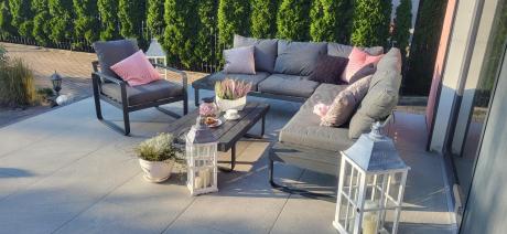 Grafitowy narożnik ogrodowy z fotelem i stolikiem 110cm Panaon Corner 220x220 - DG