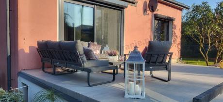 Grafitowy narożnik ogrodowy z fotelem i stolikiem 110cm Panaon Corner 220x220 - DG