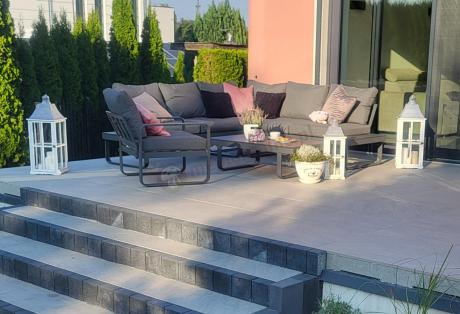 Grafitowy narożnik ogrodowy z fotelem i stolikiem 110cm Panaon Corner 220x220 - DG