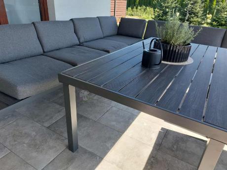 Grafitowy narożnik ogrodowy z wysokim stołem 160cm i pufami Calamba Corner XXL