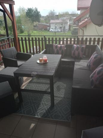 Grafitowy narożnik tarasowy 172 x 222cm stół podnoszony, fotel i dwie pufy
