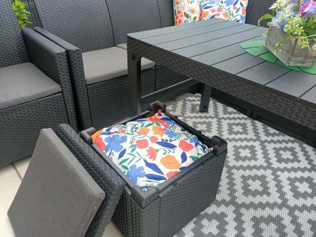 Grafitowy narożnik tarasowy Nedler 172 x 222cm stół podnoszony, fotel i dwie pufy