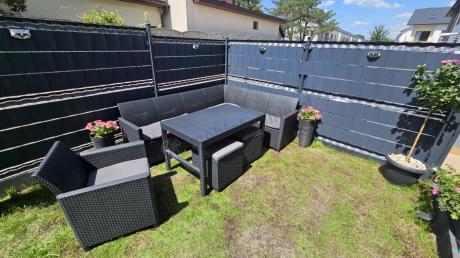 Grafitowy narożnik tarasowy Nedler 172 x 222cm stół podnoszony, fotel i dwie pufy