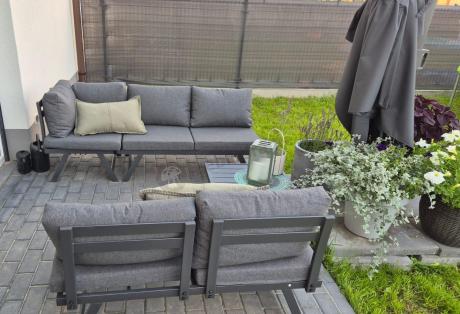 Grafitowy narożnik z leżakiem na mały taras Soletto 176x176cm