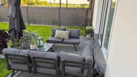 Grafitowy narożnik z leżakiem na mały taras Soletto 176x176cm