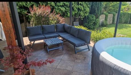 Grafitowy narożnik z leżakiem na mały taras Soletto 176x176cm