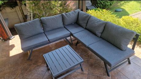 Grafitowy narożnik z leżakiem na mały taras Soletto 176x176cm