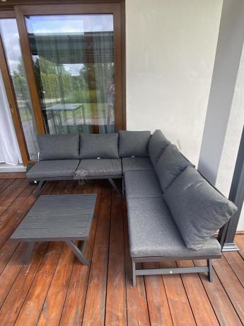 Grafitowy narożnik z leżakiem na mały taras Soletto 176x176cm