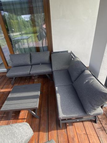 Grafitowy narożnik z leżakiem na mały taras Soletto 176x176cm