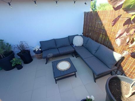 Grafitowy narożnik z leżakiem na mały taras Soletto 176x176cm