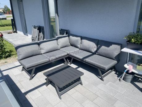 Grafitowy narożnik z leżakiem na mały taras Soletto 176x176cm