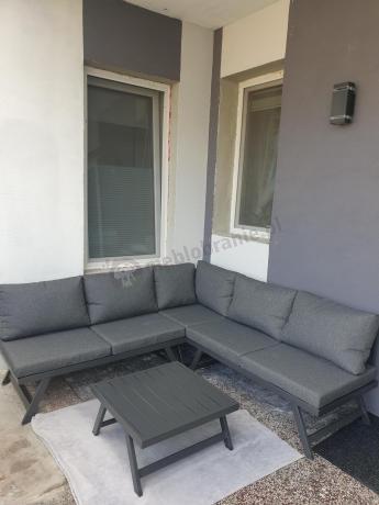 Grafitowy narożnik z leżakiem na mały taras Soletto 176x176cm