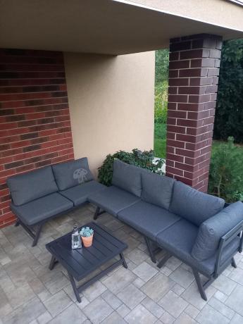 Grafitowy narożnik z leżakiem na mały taras Soletto 176x176cm