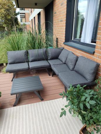 Grafitowy narożnik z leżakiem na mały taras Soletto 176x176cm