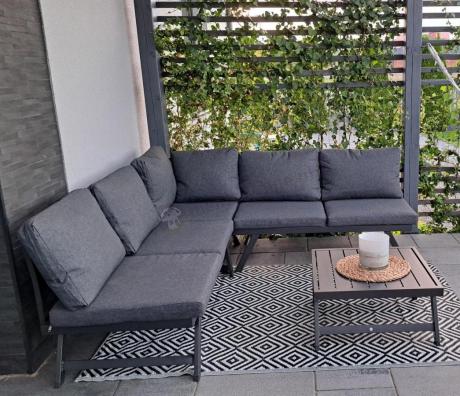 Grafitowy narożnik z leżakiem na mały taras Soletto 176x176cm