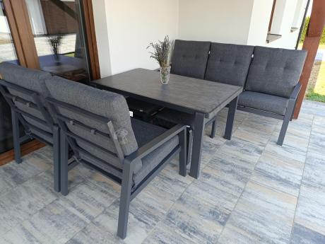 Grafitowy zestaw aluminiowych mebli na taras dla 7 osób ze stołem ceramic glass - Tavaro Dining Antracite