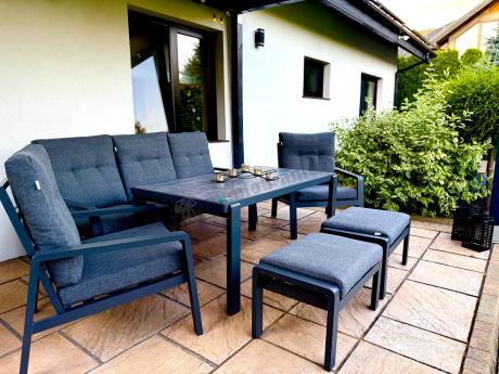 Grafitowy zestaw aluminiowych mebli na taras dla 7 osób ze stołem ceramic glass - Tavaro Dining Antracite
