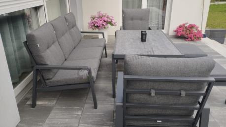 Grafitowy zestaw aluminiowych mebli na taras dla 7 osób ze stołem ceramic glass - Tavaro Dining Antracite