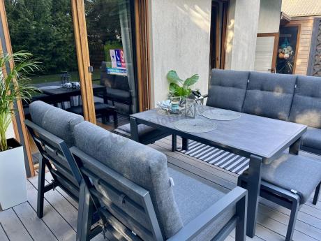 Grafitowy zestaw aluminiowych mebli na taras dla 7 osób ze stołem ceramic glass - Tavaro Dining Antracite