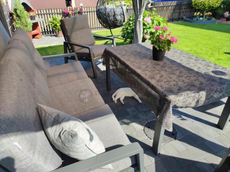 Grafitowy zestaw aluminiowych mebli na taras dla 7 osób ze stołem ceramic glass - Tavaro Dining Antracite