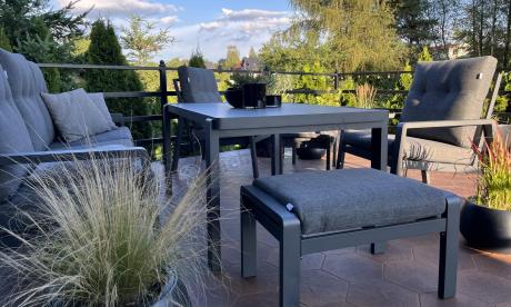 Grafitowy zestaw aluminiowych mebli na taras dla 7 osób ze stołem ceramic glass - Tavaro Dining Antracite