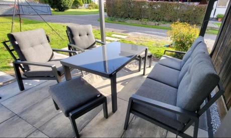 Grafitowy zestaw aluminiowych mebli na taras dla 7 osób ze stołem ceramic glass - Tavaro Dining Antracite