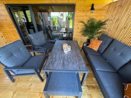 Grafitowy zestaw aluminiowych mebli na taras dla 7 osób ze stołem ceramic glass - Tavaro Dining Antracite