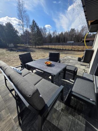 Grafitowy zestaw aluminiowych mebli na taras dla 7 osób ze stołem ceramic glass - Tavaro Dining Antracite