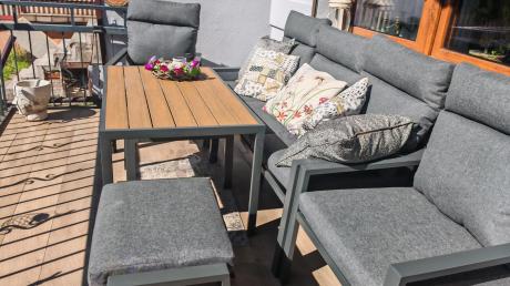 Grafitowy zestaw mebli metalowych na taras Doros Dining + pufy wysokie oparcie - Polywood Dark Grey