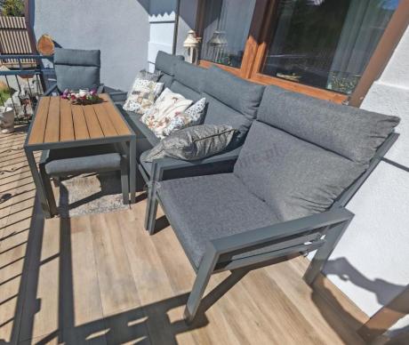 Grafitowy zestaw mebli metalowych na taras Doros Dining + pufy wysokie oparcie - Polywood Dark Grey